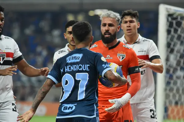 stock image BELO HORIZONTE (MG), Brazil 09/15/2024 - Erick from Sao Paulo in discussion during the match between Cruzeiro and Sao Paulo, valid for the Brazilian Championship Series A, held at the Mineirao stadium