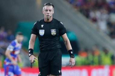 Fortaleza (CE), Brezilya 09 / 21 / 2024 - Hakem Rafael Klaus, Fortaleza ile Bahia arasındaki maçta, 2024 Brezilya Şampiyonası Serie A 'nın 27. turu için geçerli, Cumartesi gecesi, Arena Castelao' da (21)