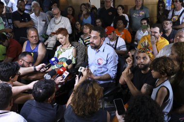 Sao Paulo (SP), Brezilya 09 / 23 / 2024 Sao Paulo Guilherme Boulos (PSOL) belediye başkanı adayı, Engelliler için kısaltma olan PCD tematik bir toplantıya katılıyor. (Leco Viana / thenews2))