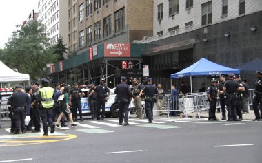 UNGA79 'da sıkı güvenlik. 23 Eylül 2024, New York, ABD: Birleşmiş Milletler Genel Kurulu 79 döneminde birçok devlet başkanının varlığı nedeniyle, örgütün New York 'taki genel merkezinde yer almaktadır (Niyi Fote / thenews2)