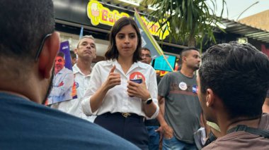 The candidate for mayor of the city of Sao Paulo, Tabata Amaral participates in a Walk in the Carrao region, East Zone of the city of Sao Paulo, on the afternoon of this Tuesday, August 24, 2024. (Foto: Oslaim Brito/Thenews2/Deposit Photos)  clipart