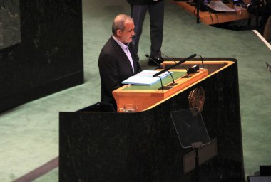 24 Eylül 2024, New York, ABD: İran Cumhurbaşkanı (İslam Cumhuriyeti) Ekselansları Masoud Pezeshkian, New York 'taki Birleşmiş Milletler Genel Kurulu 79. oturumunda bir konuşma yaptı (Niyi Fote / theenews2)