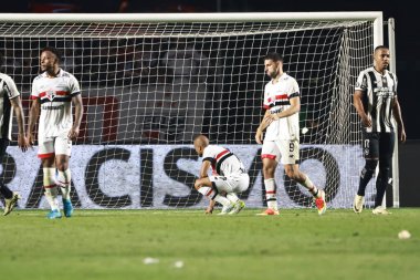 VSAO PAULO (SP), Brezilya 09 / 25 / 2024 - Sao Paulo oyuncusu Lucas, Morumbi 'de Copa Libertadores da America' nın çeyrek finallerinin ikinci ayağı için geçerli olan Sao Paulo ve Botafogo arasındaki maçta penaltıyı kaçırdı (Leco Viana / Thenews2)