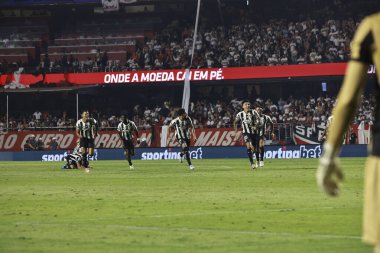 SAO PAULO (SP), Brezilya 09 / 25 / 2024 - Botafogo, Copa Libertadores da America (Leco Viana / Thenews2) çeyrek finalinin ikinci ayağı için geçerli olan Sao Paulo ve Botafogo arasında oynanan maçta penaltıları kazandı ve kutladı.)