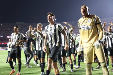 SAO PAULO (SP), Brezilya 09 / 25 / 2024 - Botafogo, Copa Libertadores da America (Leco Viana / Thenews2) çeyrek finalinin ikinci ayağı için geçerli olan Sao Paulo ve Botafogo arasında oynanan maçta penaltıları kazandı ve kutladı.)