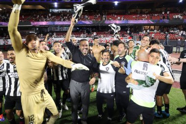 SAO PAULO (SP), Brezilya 09 / 25 / 2024 - Arthur Jorge, Botafogo antrenörü, Copa Libertadores da America 'nın çeyrek finallerinin ikinci ayağı için geçerli olan Sao Paulo ve Botafogo arasındaki maçta penaltılara hak kazandı (Leco Viana / Thenews2)