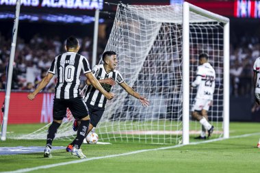 SAO PAULO (SP), 09 / 25 / 2024 - Thiago Almada, Morumbi 'de Copa Libertadores da America çeyrek finalinin ikinci ayağı için geçerli olan Sao Paulo ve Botafogo arasındaki maçta golünü kutluyor. (Fotoğraf: Tomze Fonseca / Thenews2)