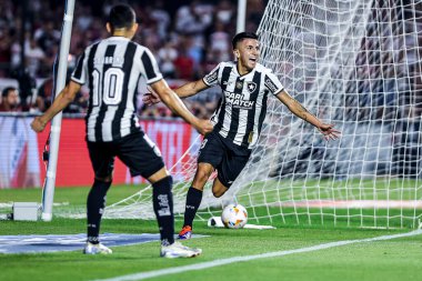 SAO PAULO (SP), 09 / 25 / 2024 - Thiago Almada, Morumbi 'de Copa Libertadores da America çeyrek finalinin ikinci ayağı için geçerli olan Sao Paulo ve Botafogo arasındaki maçta golünü kutluyor. (Fotoğraf: Tomze Fonseca / Thenews2)