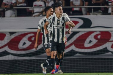 SAO PAULO (SP), 09 / 25 / 2024 - Thiago Almada, Morumbi 'de Copa Libertadores da America çeyrek finalinin ikinci ayağı için geçerli olan Sao Paulo ve Botafogo arasındaki maçta golünü kutluyor. (Fotoğraf: Tomze Fonseca / Thenews2)