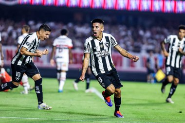 SAO PAULO (SP), 09 / 25 / 2024 - Thiago Almada, Morumbi 'de Copa Libertadores da America çeyrek finalinin ikinci ayağı için geçerli olan Sao Paulo ve Botafogo arasındaki maçta golünü kutluyor. (Fotoğraf: Tomze Fonseca / Thenews2)