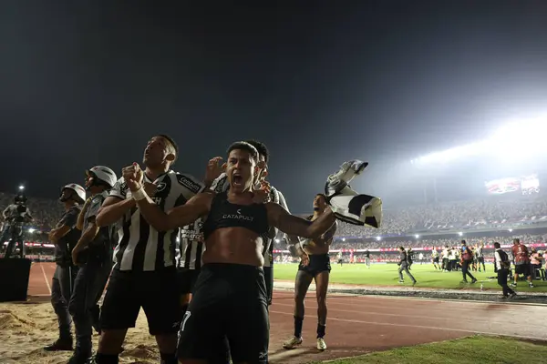 stock image SAO PAULO (SP), Brazil 09/25/2024 - Botafogo wins and celebrates qualifying on penalties in a match between Sao Paulo and Botafogo, valid for the second leg of the quarterfinals of the Copa Libertadores da America (Leco Viana/Thenews2)