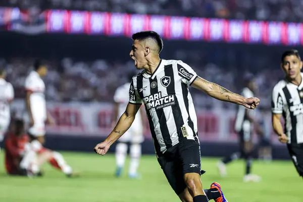 stock image SAO PAULO (SP), 09/25/2024 - Thiago Almada celebrates his goal during the match between Sao Paulo and Botafogo, valid for the second leg of the quarterfinals of the Copa Libertadores da America, at Morumbi. (Foto: Tomze Fonseca/Thenews2)