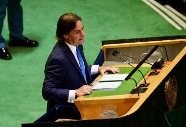 Uruguay Başkanı Luis Lacalle Pou New York 'ta UNGA 79' da konuşma yaptı. 26 Eylül 2024, New York, ABD: Uruguay Başkanı, Ekselansları Luis Lacalle Pou New York UNGA79 'da (niyi fote / theenews2)