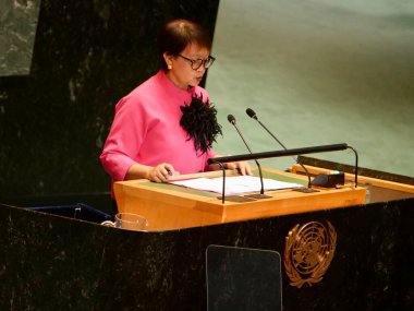 Endonezya Dışişleri Bakanı Retno Lestari Priansari Marsudi New York 'taki UNGA 79' da bir konuşma yaptı. 28 Eylül 2024, New York, ABD (niyi fote / thews2)