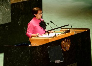 Endonezya Dışişleri Bakanı Retno Lestari Priansari Marsudi New York 'taki UNGA 79' da bir konuşma yaptı. 28 Eylül 2024, New York, ABD (niyi fote / thews2)