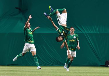 Sao Paulo (SP), Brezilya 09 / 30 / 2024 - Palmeiras 'lı Alan, Brezilya U-20 Futbol Şampiyonası' nın ikinci ayağı için geçerli olan Palmeiras ve Cruzeiro arasındaki maçtaki golünü kutluyor (leco viana / thenews2)