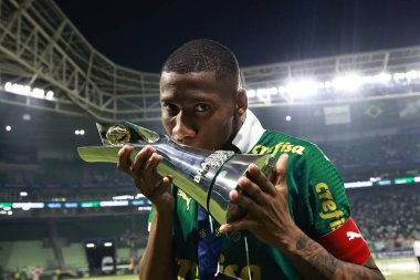 Sao Paulo (SP), Brezilya 09 / 30 / 2024 - Palmeiras, Brezilya U-20 Futbol Şampiyonası 'nın ikinci ayağı (leco viana / thenews2) için geçerli olan Palmeiras ve Cruzeiro arasında oynanan karşılaşmada Brezilya Şampiyonu unvanını kutluyor)