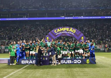 Sao Paulo (SP), Brezilya 09 / 30 / 2024 - Palmeiras, Brezilya U-20 Futbol Şampiyonası 'nın ikinci ayağı (leco viana / thenews2) için geçerli olan Palmeiras ve Cruzeiro arasında oynanan karşılaşmada Brezilya Şampiyonu unvanını kutluyor)