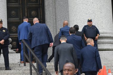 New York Belediye Başkanı Eric Adams New York, Manhattan 'daki Thurgood Marshall Birleşik Devletler Adliyesi' ne geldi. 2 Ekim 2024, Manhattan, New York, ABD