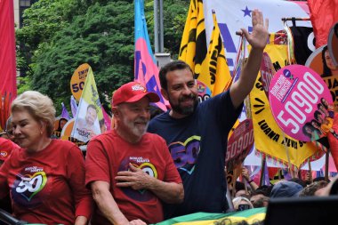 Sao Paulo (SP), 10 / 05 / 2024 - Sao Paulo Guilherme Boulos (PSOL) belediye başkanı adayı, Brezilya Cumhurbaşkanı Luis Inacio Lula da Silva ile birlikte bir siyasi eyleme katıldı. (Fotoğraf: Leandro Chemalle / The Newws2)