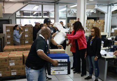 Sao Paulo (SP), Brezilya 10 / 05 / 2024 - Bela Vista mahallesinde oy sandıklarının oylama oturumları için dağıtıldığı 1. Seçim Bölgesi Nüfus Dairesinde Hareket (leco viana / thenews2)