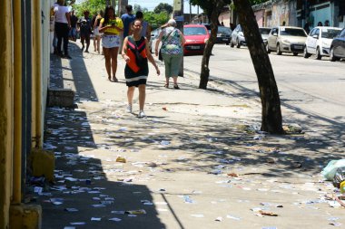 Rio de Janeiro (RJ), Brezilya 10 / 06 / 2024 - Seçim hareketi, seçmenler, serbest turnikeler ve Rocha Miranda ve Güney Bölgesi Copacabana sokaklarında toprak (Foto: Fausto Maia / Thenews2)