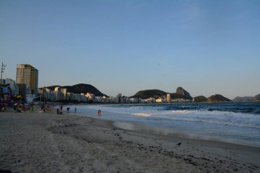 RIO DE JANEIRO (RJ), Brezilya 10 / 06 / 2024 - Rio de Janeiro 'nun Güney Bölgesi' nde Copacabana ve Arpoador 'un sahil ve plajlarında Pazar (Fausto Maia / Thenews2)