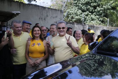 ForTALEZA (CE), Brezilya 10 / 06 / 2024 - Fortaleza Jose Sarto 'nun adayı ve görevdeki belediye başkanı, Fortaleza (Ic moreira / theenews2) kentindeki Luciano Cavalcante mahallesindeki Jonhson Belediye Okulu' nda oy kullandı.)