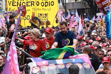 Sao Paulo (SP), Brezilya 10 / 05 / 2024 Walk by the candidate of Sao Paulo Guilherme Boulos (PSOL) and vice Marta Suplicy with the President of Brazil Luis Inacio Lula da Silva (Leco Viana / Thenews2)