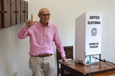 SAO PAULO (SP), Brezilya 10 / 06 / 2024 Eyalet Milletvekili Eduardo Suplicy, Sao Paulo 'nun Jardim Paulistano bölgesindeki Madre Alix okulunda, bu Pazar, 6 Ekim 2024. (Leco Viana / Newws2) 