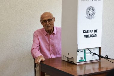 SAO PAULO (SP), Brezilya 10 / 06 / 2024 Eyalet Milletvekili Eduardo Suplicy, Sao Paulo 'nun Jardim Paulistano bölgesindeki Madre Alix okulunda, bu Pazar, 6 Ekim 2024. (Leco Viana / Newws2) 