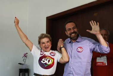 SAO PAULO (SP), Brezilya 10 / 06 / 2024 Belediye Başkan Yardımcısı Suplicy adayı belediye başkanı adayı Guilherme Boulos ve yerli halk bakanı (Leco Viana / Thenews2) 