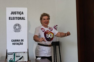 SAO PAULO (SP), Brezilya 10 / 06 / 2024 Belediye Başkan Yardımcısı Suplicy adayı belediye başkanı adayı Guilherme Boulos ve yerli halk bakanı (Leco Viana / Thenews2) 