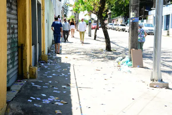 Rio de Janeiro (RJ), Brezilya 10 / 06 / 2024 - Seçim hareketi, seçmenler, serbest turnikeler ve Rocha Miranda ve Güney Bölgesi Copacabana sokaklarında toprak (Foto: Fausto Maia / Thenews2)