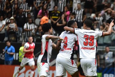 BELO HORIZONTE (MG), 10 / 05 / 2024-BRAZILIAN CHAMPIONSHIONSHIP / ATLETICO-MG / VITORIA-BA Player Alerrandro, Atletico ve Vitoria arasında oynanan karşılaşmada, Brezilya MRV Stadyumu 'nda (paulti / thenews2) Brezilya Şampiyonası için geçerli olan maçta amacını kutluyor.)