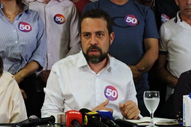 Sao Paulo (SP), Brezilya 10 / 07 / 2024 - Sao Paulo belediye başkanı adayı Guilherme Boulos (PSOL) ilk basın toplantısını Sao Paulo şehir merkezindeki bir otelde yaptı.
