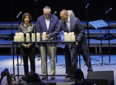 Bir yıl sonra, 7 Ekim. 7 Ekim 2024, Central Park, New York, ABD: UJA ve JCRC 'nin İsrail' de 7 Ekim 'de Central Park, Rumsey Playfield Doğu 72. Cadde' de gerçekleştirilen bir yıllık terörist saldırılarının yıldönümü (niyi fote / theenews2)