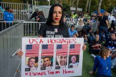 7 Ekim 2024, New York, New York, ABD: Ağlayan Gözlü Vivace Maxvictor, Hamas liderliğindeki saldırının yıldönümü (m10 'lar / thenews2) anısına Gazze' de düzenlenen 