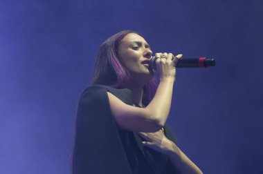 New Yorklular, Hamas 'ın 7 Ekim' de İsrail 'e düzenlediği saldırıların yıldönümünü kutluyorlar. 7 Ekim 2024, New York, ABD: New York Belediye Başkanı Eric Adams bir & quot; 7 Ekim: 1 Yıl Sonra (m10 / theenews2) anma töreninde mum yaktı)