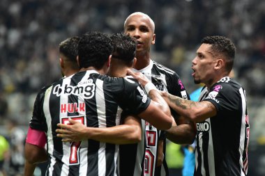BELO HORIZONTE (MG), Brezilya 10 / 09 / 2024 Atletico-MG oyuncusu Deyverson, Brezilya MRV Stadyumu 'nda (Paulo / thews2) düzenlenen Brezilya Şampiyonası için geçerli olan Atletico ve Gremio arasındaki maçta attığı golü kutluyor.)