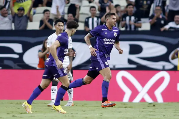 Fortaleza (CE), Brazil 10 / 12 / 2024 Player Lucas Mugni, Ceara ve Ponte Preta arasında oynanan ve 2024 Brezilya Şampiyonası 'nın 31. turu için geçerli olan ilk golü Vozao Arena' da (Ic moreira / thenews2)