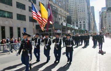 14 Ekim 2024, New York, ABD: Batı 44. Cadde & 5. Cadde 'den gelen 80. Geleneksel Kolomb Günü Geçidi' nde İtalyan kültürünü gösteren danslar, kostümler ve şamandıralar (niyi fote / thews2)