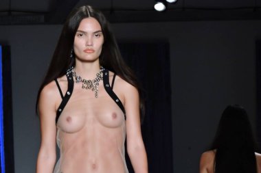 Sao Paulo (SP), Brezilya 10 / 15 / 2024 Sao Paulo Moda Haftası, SPFW N58, Brezilya Kültür Pavyonu (PACUBRA), bu Salı, 15 Ekim 2024. (Leandro Chemalle / Yeniler 2)