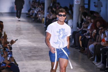 Sao Paulo (SP), Brezilya 10 / 16 / 2024 Gefferson Villa Nova defilesi Sao Paulo Moda Haftası, SPFW N58, Brezilya Kültür Pavyonu (PACUBRA), bu Çarşamba, 16 Ekim 2024. (Leco Viana / Newws2)