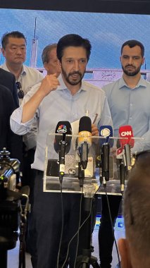 SAO PAULO (SP), Brezilya 10 / 16 / 2024 Sao Paulo Ricardo Nunes belediye başkanı ve yeniden seçilme adayı, kentin orta kesimindeki Smartsampa 'da eylem sunmak için basın toplantısı düzenledi (oslaim brito / theenews2)