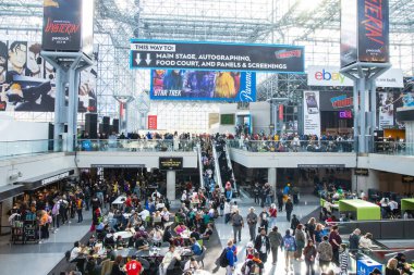 New York, ABD, 17 Ekim 2024: New York Comic Con 2024 'ün açılış günü, 17-20 Ekim tarihleri arasında düzenlenen yıllık pop kültür kutlaması için Javits Kongre Merkezi' nde büyük bir kalabalık toplandı. (Anthony Oliveira / Newws2)