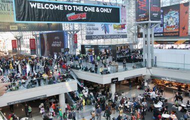 17 Ekim 2024, New York, ABD: The New York Comic Con 2024 'ün kalabalık ilk günü 17-20 Ekim 2024 tarihleri arasında Manhattan, New York' taki Javits Kongre Merkezi 'nde gerçekleşti. (niyi fote / the new ws2)