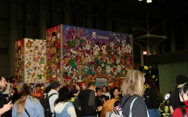 17 Ekim 2024, New York, ABD: The New York Comic Con 2024 'ün kalabalık ilk günü 17-20 Ekim 2024 tarihleri arasında Manhattan, New York' taki Javits Kongre Merkezi 'nde gerçekleşti. (niyi fote / the new ws2)