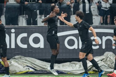 Sao Paulo (SP), Brezilya 10 / 17 / 2024 - Caca, Brezilya Futbol Şampiyonası 'nın 30. turu (ronaldo barreto / theenews2) için geçerli olan Corinthians ve Athletico-PR arasındaki maçtaki golünü kutluyor)