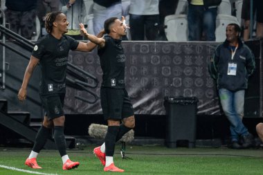 Sao Paulo (SP), Brezilya 10 / 17 / 2024 - Matheuzinho, Brezilya Futbol Şampiyonası 'nın 30. turu (ronaldo barreto / theenews2) için geçerli olan Corinthians ve Athletico-PR arasındaki maçtaki golünü kutluyor)